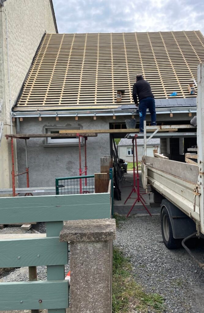 Réfection de la zinguerie lors d’une rénovation de toiture